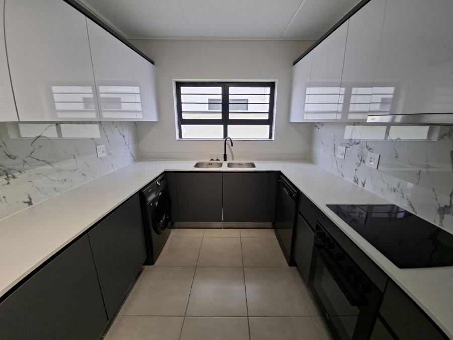 To Let 3 Bedroom Property for Rent in Croydon Western Cape
